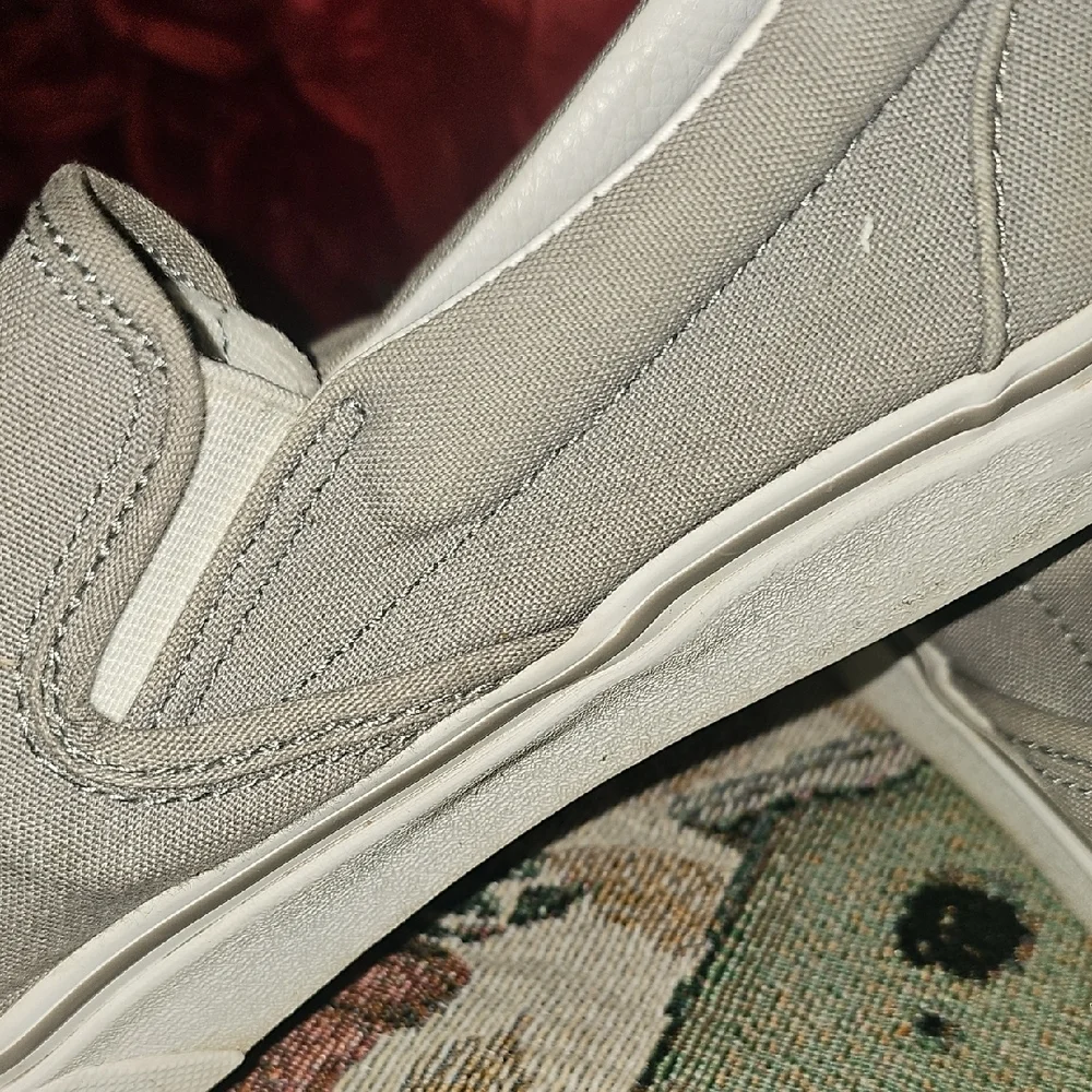 Vans Men's Light Gray Slip-On Loafers Size 7/Women's 8.5 LIKE NEW